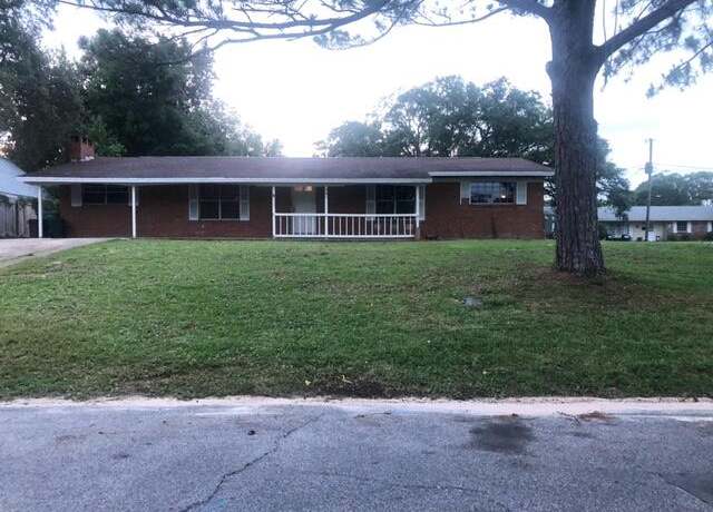 Property at 201 Priscilla Dr, Fort Walton Beach, FL 32547, 4 beds, 2 baths