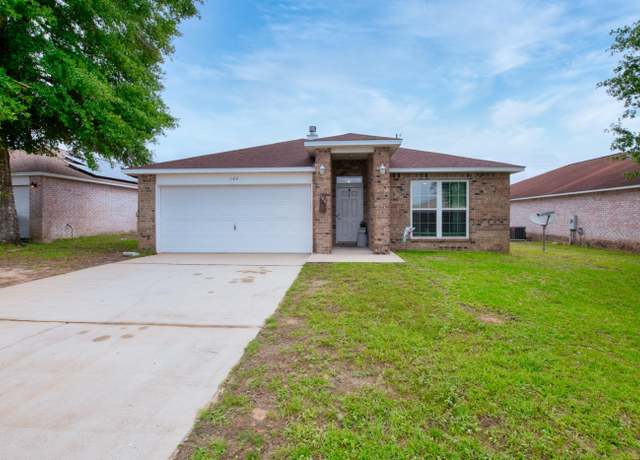 Property at 104 Sandstone Trl, Crestview, FL 32539, 3 beds, 2 baths