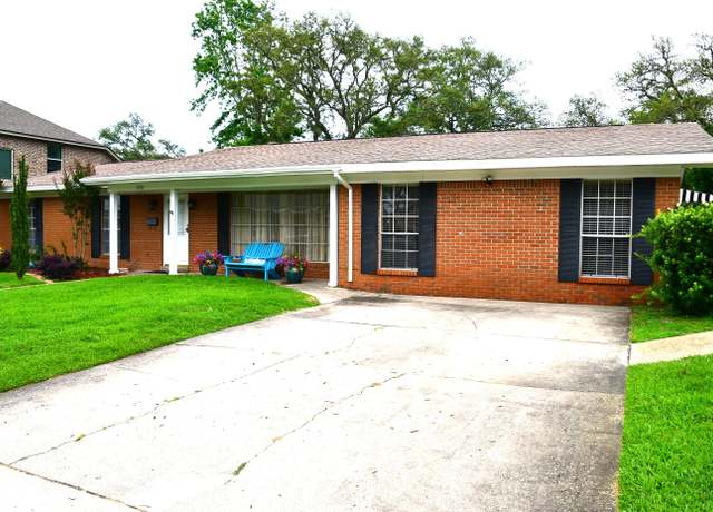 Property at 298 NW Briarwood Cir, Fort Walton Beach, FL 32548, 4 beds, 3 baths