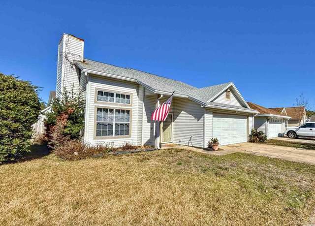 Property at 509 Woodland Park Cir, Mary Esther, FL 32569, 3 beds, 2 baths