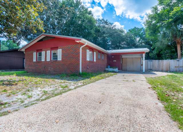 Property at 133 NW Robinwood Dr, Fort Walton Beach, FL 32548, 3 beds, 1.5 baths