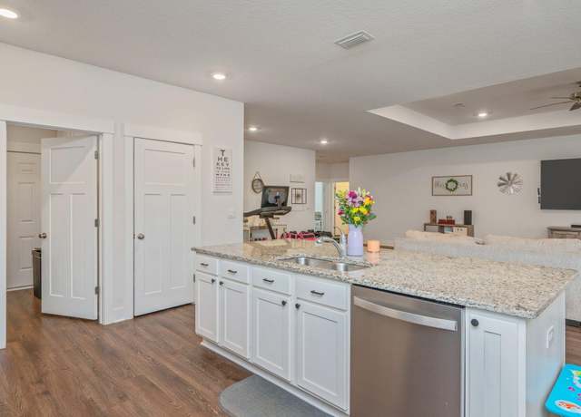 Property at 1126 Valor Walk, Crestview, FL 32539, 4 beds, 3 baths