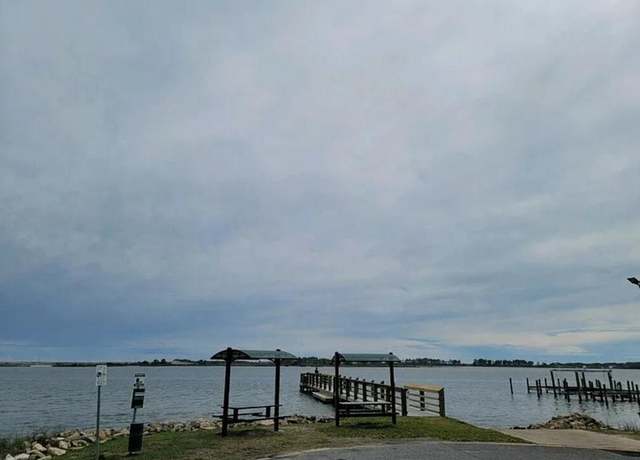 Property at 16 Misty Water Ln, Mary Esther, FL 32569