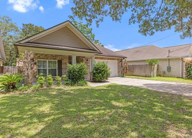 Property at 1302 S Cedar Ave, Niceville, FL 32578, 3 beds, 2 baths