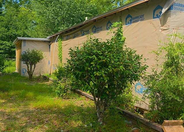 Property at 248 S Booker St, Crestview, FL 32536, 3 beds, 2 baths