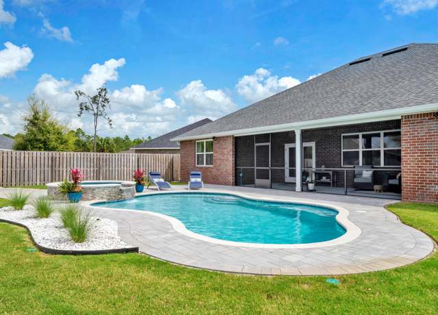 Property at 37 Madiera Dr, Freeport, FL 32439, 4 beds, 3 baths