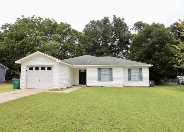 Property at 2895 Pansy Ave, Crestview, FL 32539, 3 beds, 2 baths