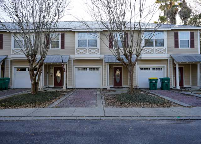 Property at 437 Twin Lakes Ln, Destin, FL 32541, 3 beds, 2.5 baths