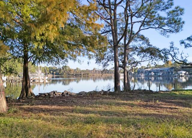 Property at 404 Seville Cir, Niceville, FL 32578