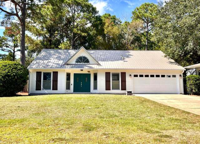 Property at 26 Neptune Dr, Mary Esther, FL 32569, 4 beds, 2.5 baths
