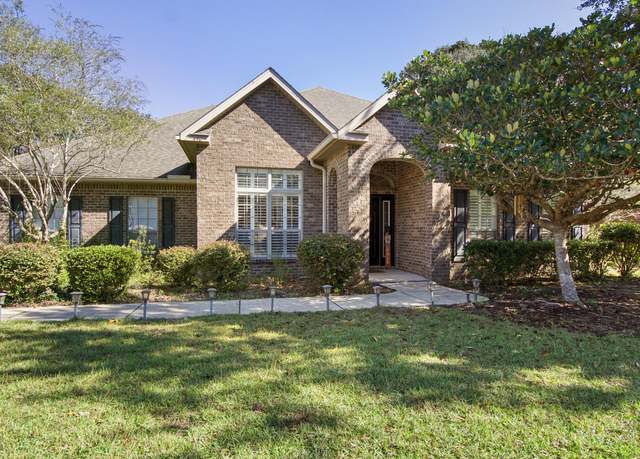 Property at 446 Mango Ln, Freeport, FL 32439, 5 beds, 3 baths