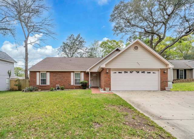 Property at 403 Seville Cir, Niceville, FL 32578, 5 beds, 3 baths