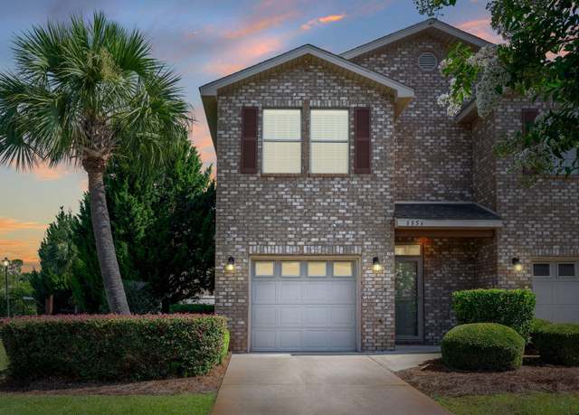Property at 8856 Brown Pelican Cir, Navarre, FL 32566, 3 beds, 2.5 baths