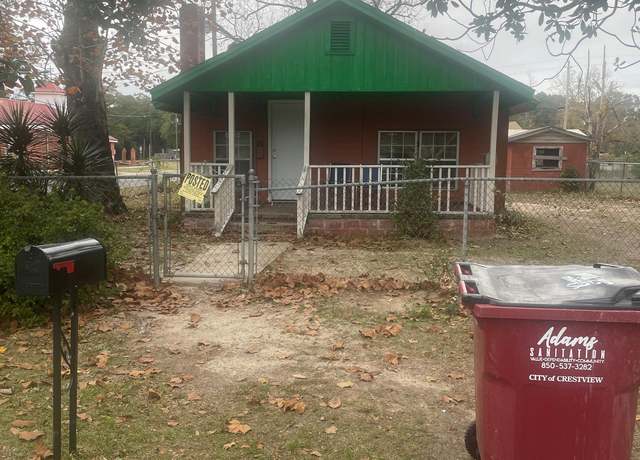Property at 698 W Walnut St, Crestview, FL 32536, 2 beds, 1 bath