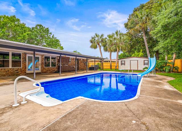 Property at 3 NE Windsor Ln, Fort Walton Beach, FL 32547, 4 beds, 2 baths