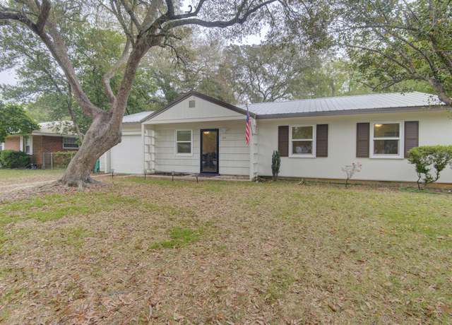 Property at 23 Miller St, Fort Walton Beach, FL 32547, 3 beds, 1 bath