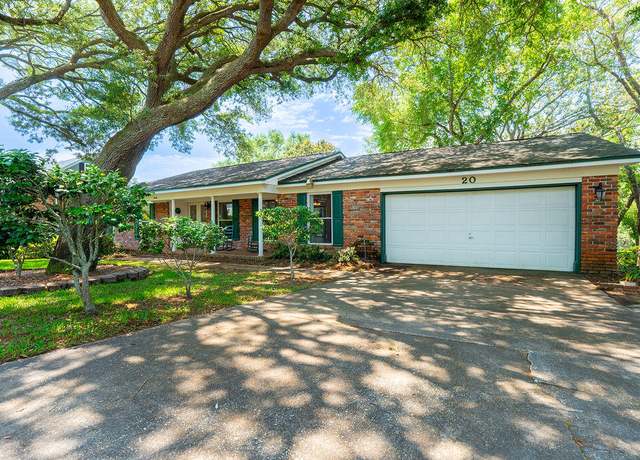 Property at 20 NW Linwood Rd, Fort Walton Beach, FL 32547, 4 beds, 3 baths