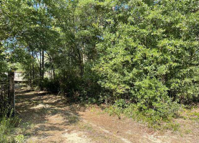 Property at 8016 Delta Dr, Milton, FL 32583