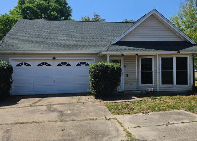 Property at 910 Elizabeth Ln, Shalimar, FL 32579, 3 beds, 2.5 baths