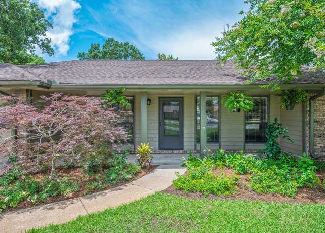 Property at 603 Pine Cone Cv, Niceville, FL 32578, 3 beds, 2 baths