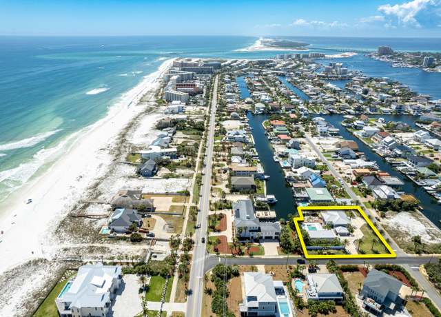 Property at 620 Magnolia Dr, Destin, FL 32541, 6 beds, 5 baths