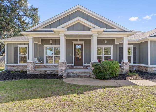 Property at 3033 Shearwater Dr, Navarre, FL 32566, 3 beds, 2 baths