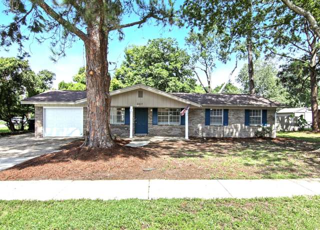 Property at 337 NW Victoria Ave, Fort Walton Beach, FL 32548, 4 beds, 2 baths