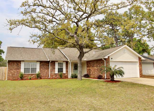 Property at 206 Secretariat Dr, Crestview, FL 32539, 3 beds, 2 baths
