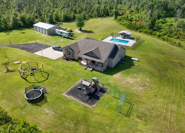 Property at 2750 Edwards Rd, Southport, FL 32409, 5 beds, 3.5 baths