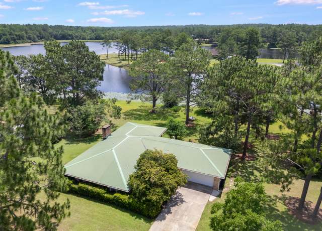 Property at 991 Pinewood Dr, FL 32433, 3 beds, 2 baths