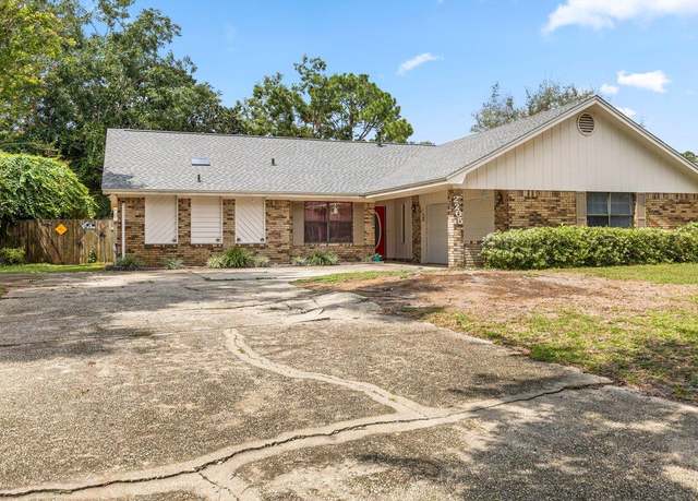 Property at 2205 Calle De Marbella, Navarre, FL 32566, 3 beds, 2 baths