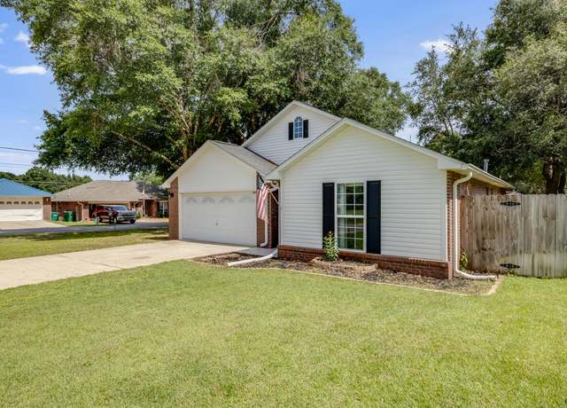 Property at 2808 Ping Ln, Crestview, FL 32539, 3 beds, 2 baths