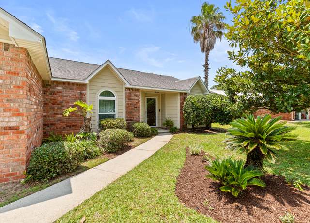 Property at 81 Darrow Dr, Miramar Beach, FL 32550, 3 beds, 2 baths