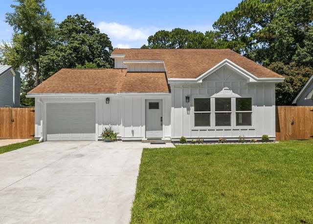 Property at 387 NW Canterbury Cir, Fort Walton Beach, FL 32548, 3 beds, 2 baths