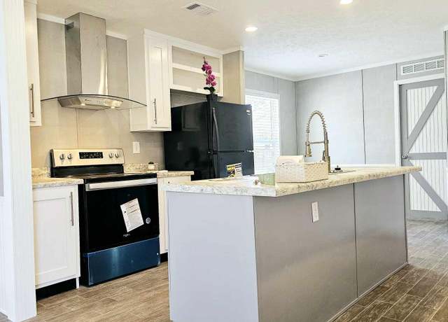 Property at 319 Bass Haven Dr, FL 32433, 3 beds, 2 baths