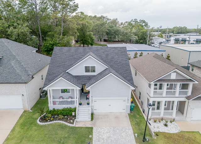 Property at 409 Hideaway Ln, Niceville, FL 32578, 4 beds, 2.5 baths