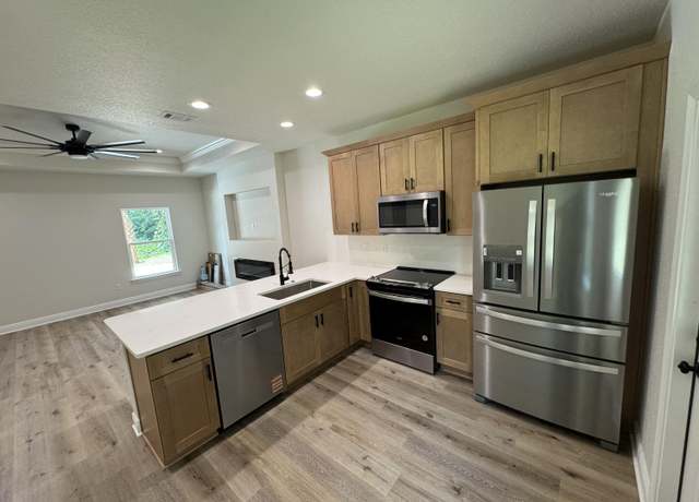 Property at 695 E Bowers Ave, Crestview, FL 32539, 3 beds, 2 baths