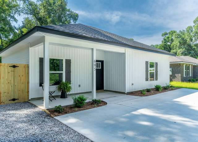 Property at 695 E Bowers Ave, Crestview, FL 32539, 3 beds, 2 baths