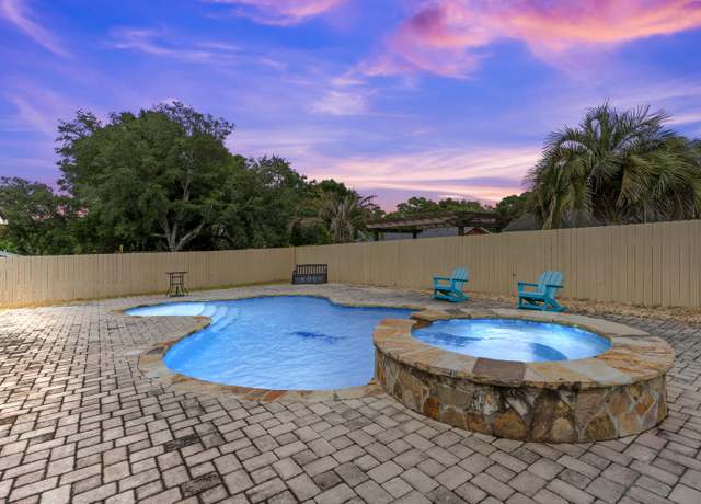 Property at 1121 37Th St, Niceville, FL 32578, 4 beds, 3 baths