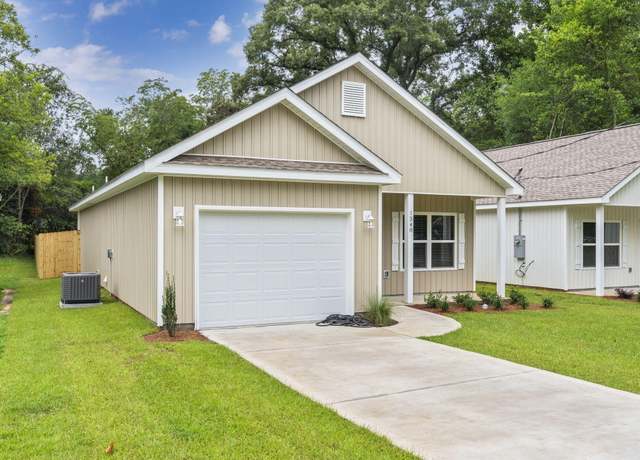 Property at 1348 N Pearl St, Crestview, FL 32536, 3 beds, 2 baths