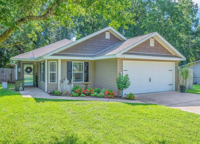 Property at 153 Shady Ln, Crestview, FL 32536, 3 beds, 2 baths