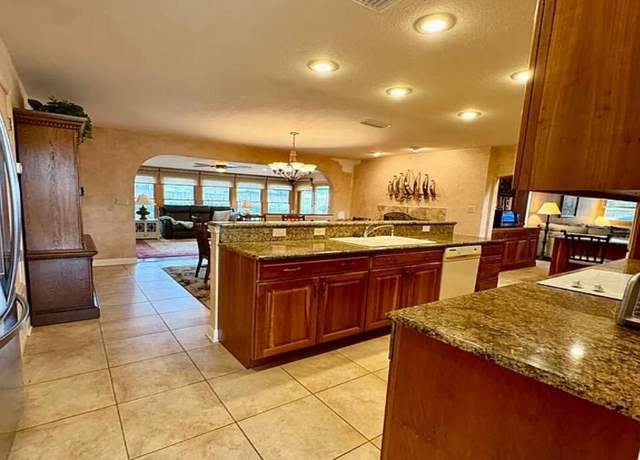 Property at 16 NE Wedgewood Ln, Fort Walton Beach, FL 32547, 3 beds, 2 baths