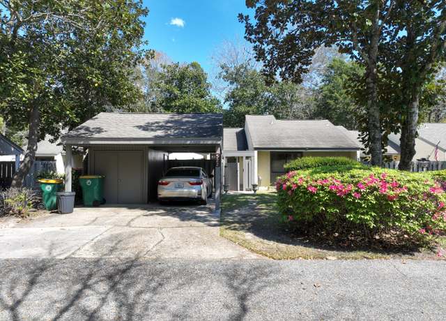 Property at 1000 Bay Dr #522, Niceville, FL 32578, 2 beds, 2 baths