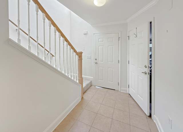 Property at 731 Majestic Dr, Crestview, FL 32536, 2 beds, 2.5 baths