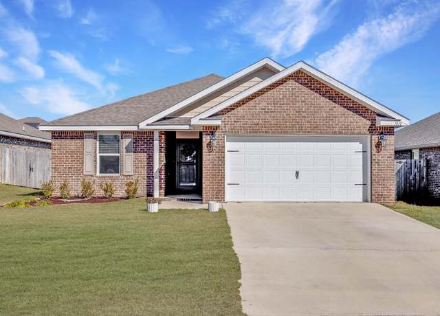 Property at 1010 Limpkin St, Crestview, FL 32539, 3 beds, 2 baths