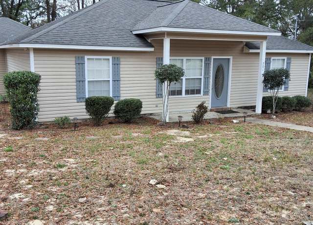 Property at 701 Georgia St, Crestview, FL 32536, 3 beds, 2 baths