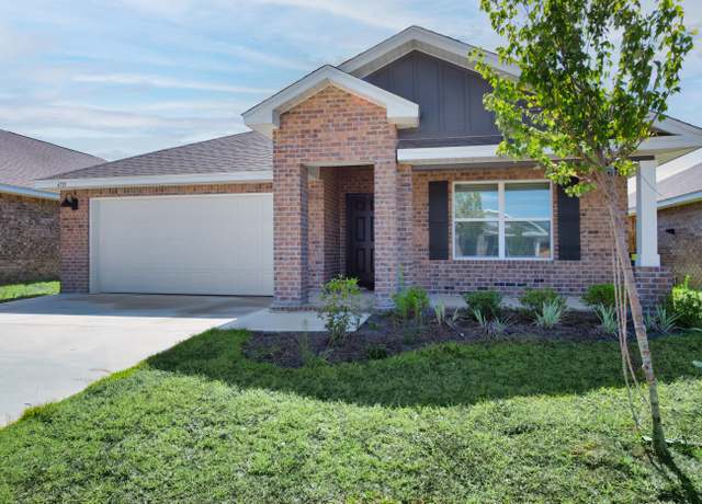 Property at 4733 Airmen Dr, Crestview, FL 32539, 4 beds, 2 baths