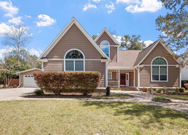 Property at 1733 Bolton Village Ln, Niceville, FL 32578, 4 beds, 2.5 baths