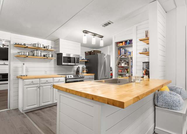 Property at 12097 Hwy 81, Ponce De Leon, FL 32455, 3 beds, 2 baths