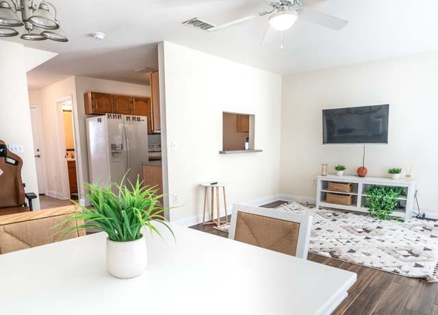 Property at 601 WIngspan Way, Crestview, FL 32536, 2 beds, 2.5 baths